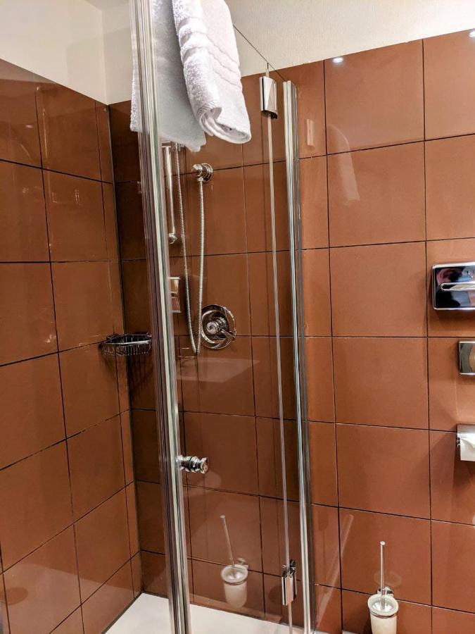 Aussen Alster Hotel Hamburg Bagian luar foto